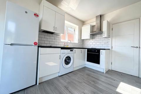 1 bedroom flat to rent, High Street, Waltham Cross EN8