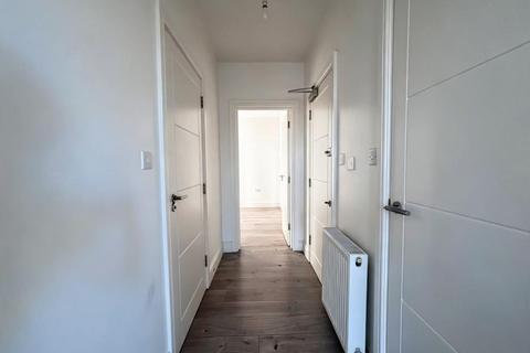 1 bedroom flat to rent, High Street, Waltham Cross EN8
