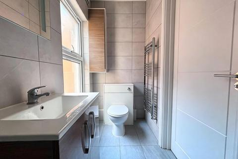 1 bedroom flat to rent, High Street, Waltham Cross EN8