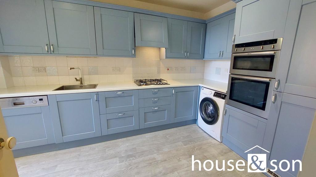 Apartment in Bournemouth - View 3