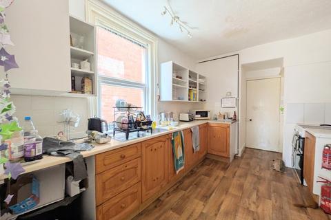 3 bedroom terraced house for sale, 3 self contained 1-bedroom flats