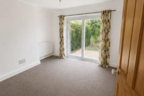 3 bedroom terraced house to rent, Holbrook Road, Cambridge CB1