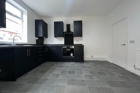 3 bedroom terraced house to rent, Doncaster Road, Barnsley