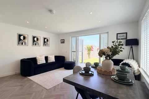 3 bedroom semi-detached house for sale, Greylag Place, Glasgow G72
