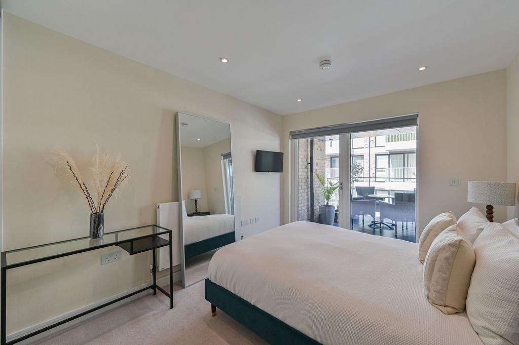 Master bedroom, balcony