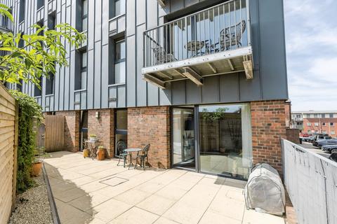 2 bedroom apartment for sale, Robinson Way, Chester, CH1