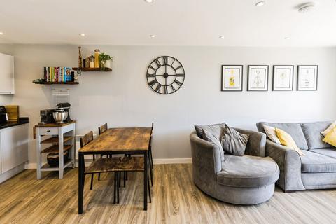 2 bedroom apartment for sale, Robinson Way, Chester, CH1