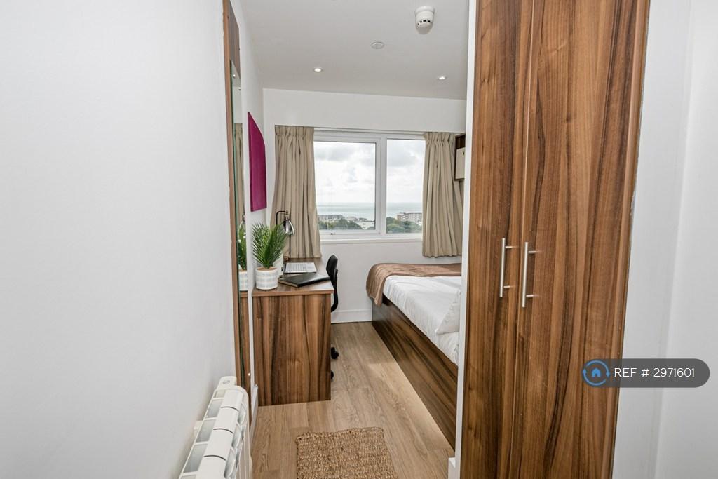 Apartment in Bournemouth, Lansdowne - More