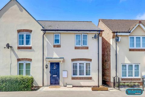 3 bedroom semi-detached house for sale, Cranesbill Road, Melksham