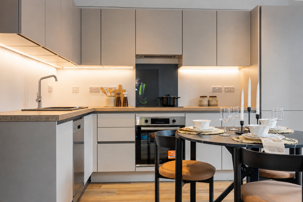 Apartment in Manchester, Miles Platting - View 2