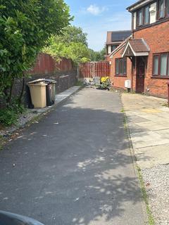 3 bedroom terraced house to rent, Neath Fold, Bolton