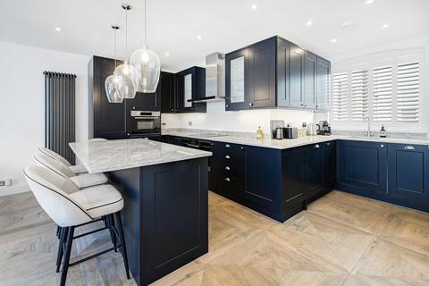2 bedroom mews to rent, Belgrave Mews North, Belgravia, London, SW1X