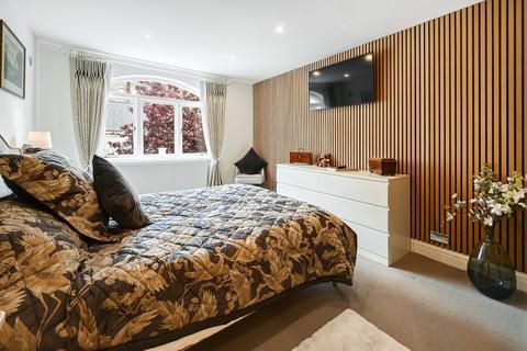 2 bedroom mews to rent, Belgrave Mews North, Belgravia, London, SW1X