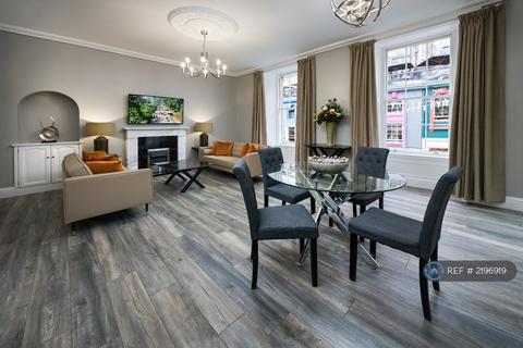 2 bedroom flat to rent, Victoria St, Edinburgh, EH1