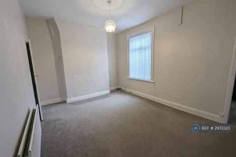 2 bedroom terraced house to rent, Acacia Street, Darlington, DL3