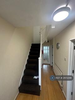 3 bedroom terraced house to rent, Edington Road, London, SE2