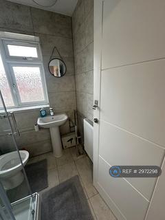 3 bedroom terraced house to rent, Edington Road, London, SE2