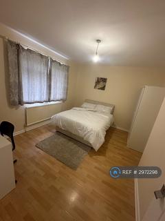 3 bedroom terraced house to rent, Edington Road, London, SE2