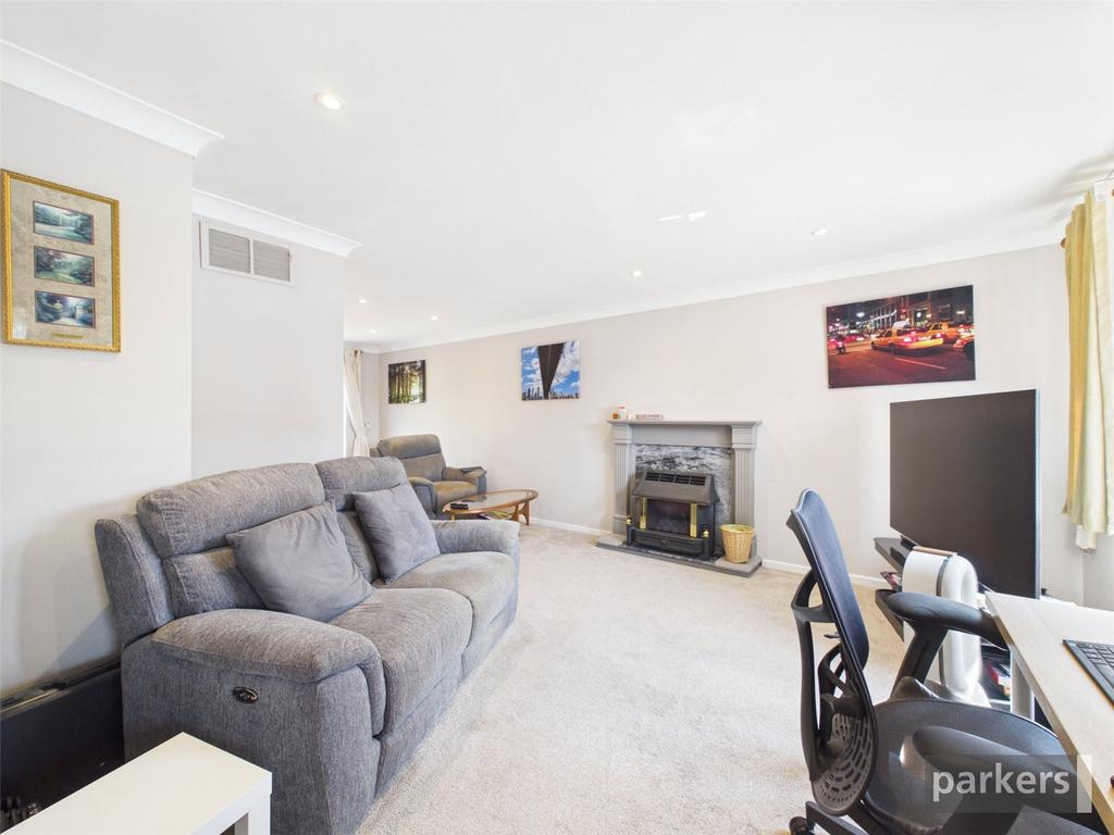 House in Reading, Lower Earley, Earley - View 3