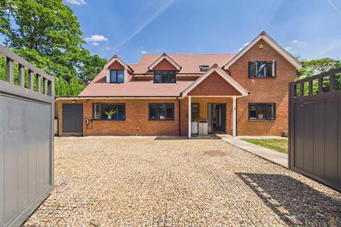 5 bedroom detached house for sale, Maiden Erlegh Drive, Reading RG6