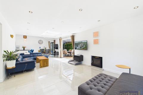 5 bedroom detached house for sale, Maiden Erlegh Drive, Reading RG6