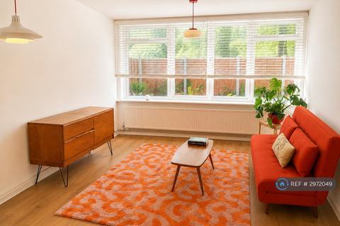 1 bedroom flat to rent, Reedham Close, London, N17