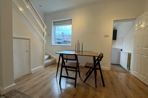 2 bedroom terraced house to rent, Grove Terrace, Durham, DH7