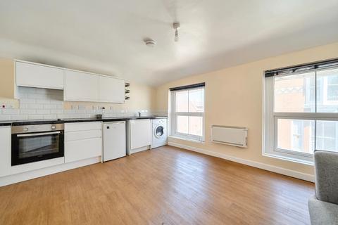2 bed flat/apartment for rent in Castle Street, Ashford, TN23