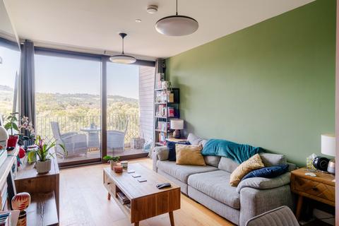 2 bedroom flat for sale, Lake Shore Drive, Bristol BS13