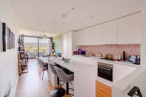 2 bedroom flat for sale, Lake Shore Drive, Bristol BS13