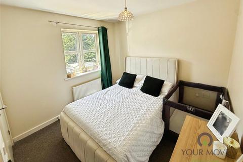 3 bedroom terraced house to rent, Cherry Tree Gardens, Staffordshire DE15