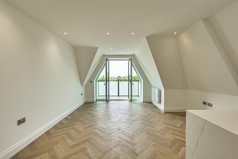 undefined, Hall Crescent, Hadleigh SS7