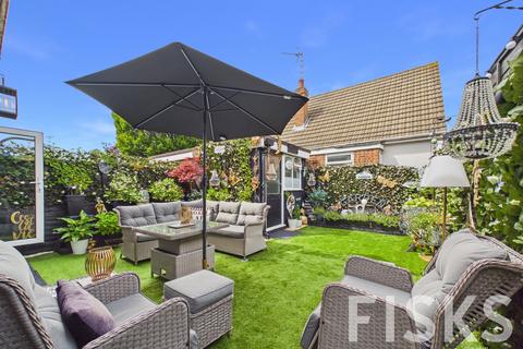 3 bedroom semi-detached house for sale, Chesterfield Avenue, Benfleet, SS7
