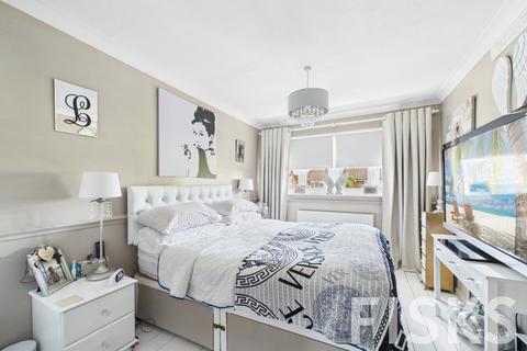 3 bedroom semi-detached house for sale, Chesterfield Avenue, Benfleet, SS7