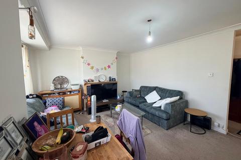 2 bedroom maisonette to rent, Rostrevor Gardens, Southall UB2