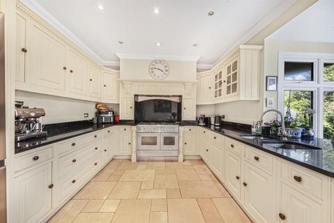 4 bedroom semi-detached house for sale, Warren Pond Road, London E4