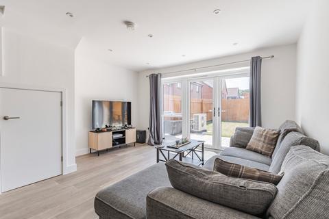 2 bedroom terraced house for sale, Kestrel Road, Attleborough