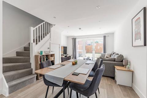 2 bedroom terraced house for sale, Kestrel Road, Attleborough