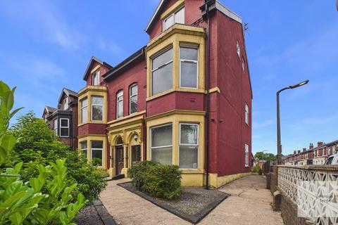 5 bedroom semi-detached house for sale, Walmersley Road, Bury BL9