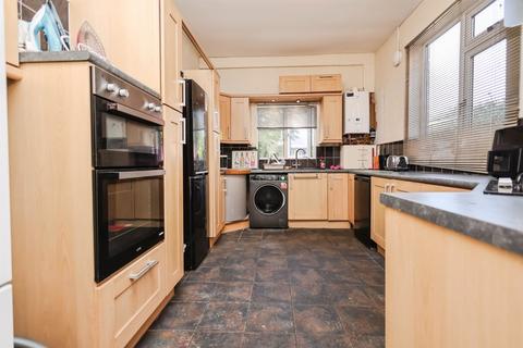 3 bedroom terraced house for sale, Avenue Road, ROWLEY REGIS