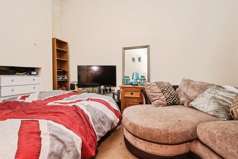 3 bedroom terraced house for sale, Avenue Road, ROWLEY REGIS