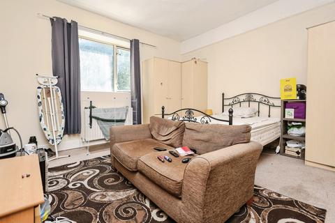 3 bedroom terraced house for sale, Avenue Road, ROWLEY REGIS
