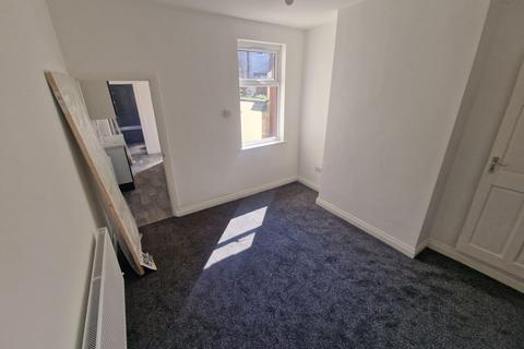3 bedroom terraced house to rent, Leicester LE2
