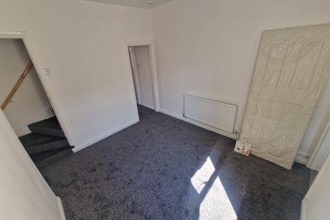 3 bedroom terraced house to rent, Leicester LE2