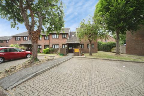 2 bedroom flat for sale, Long Hedge, Dunstable