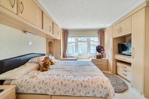 2 bedroom park home for sale, Devon Close, Sandhurst GU47