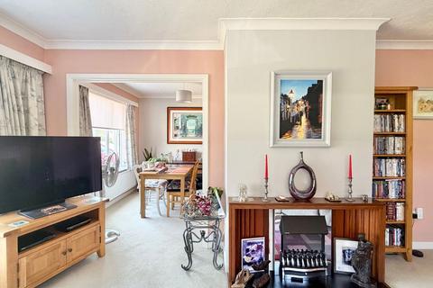 2 bedroom bungalow for sale, Frant Avenue, Bexhill-on-Sea, TN39