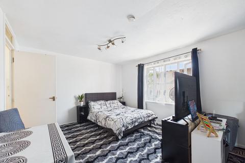 1 bedroom flat for sale, Jasmin Close, Northwood, HA6