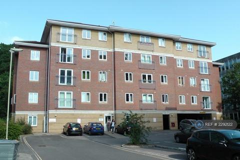 2 bed flat/apartment for rent in Cardinal House, Farnborough, GU14