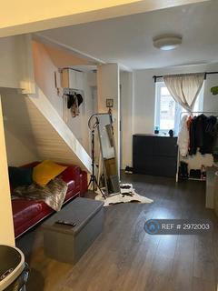 2 bedroom terraced house to rent, Blyth Close, London, E14